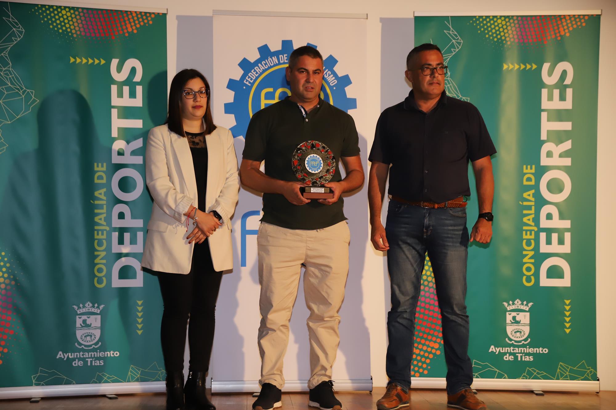 Entrega de trofeos de las temporadas 2019 y 2021 Entrega de trofeos de las temporadas 2019 y 2021