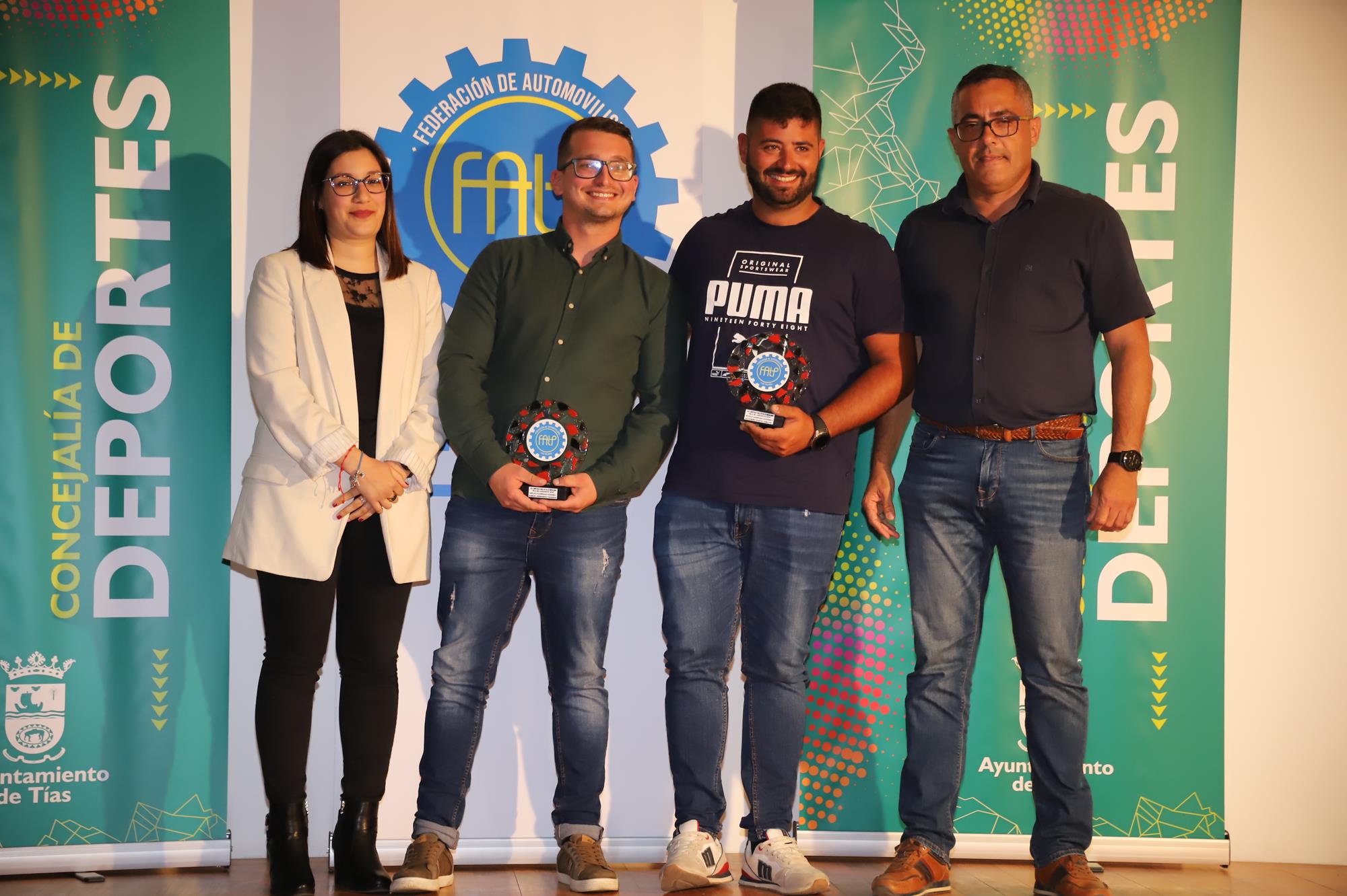 Entrega de trofeos de las temporadas 2019 y 2021 Entrega de trofeos de las temporadas 2019 y 2021