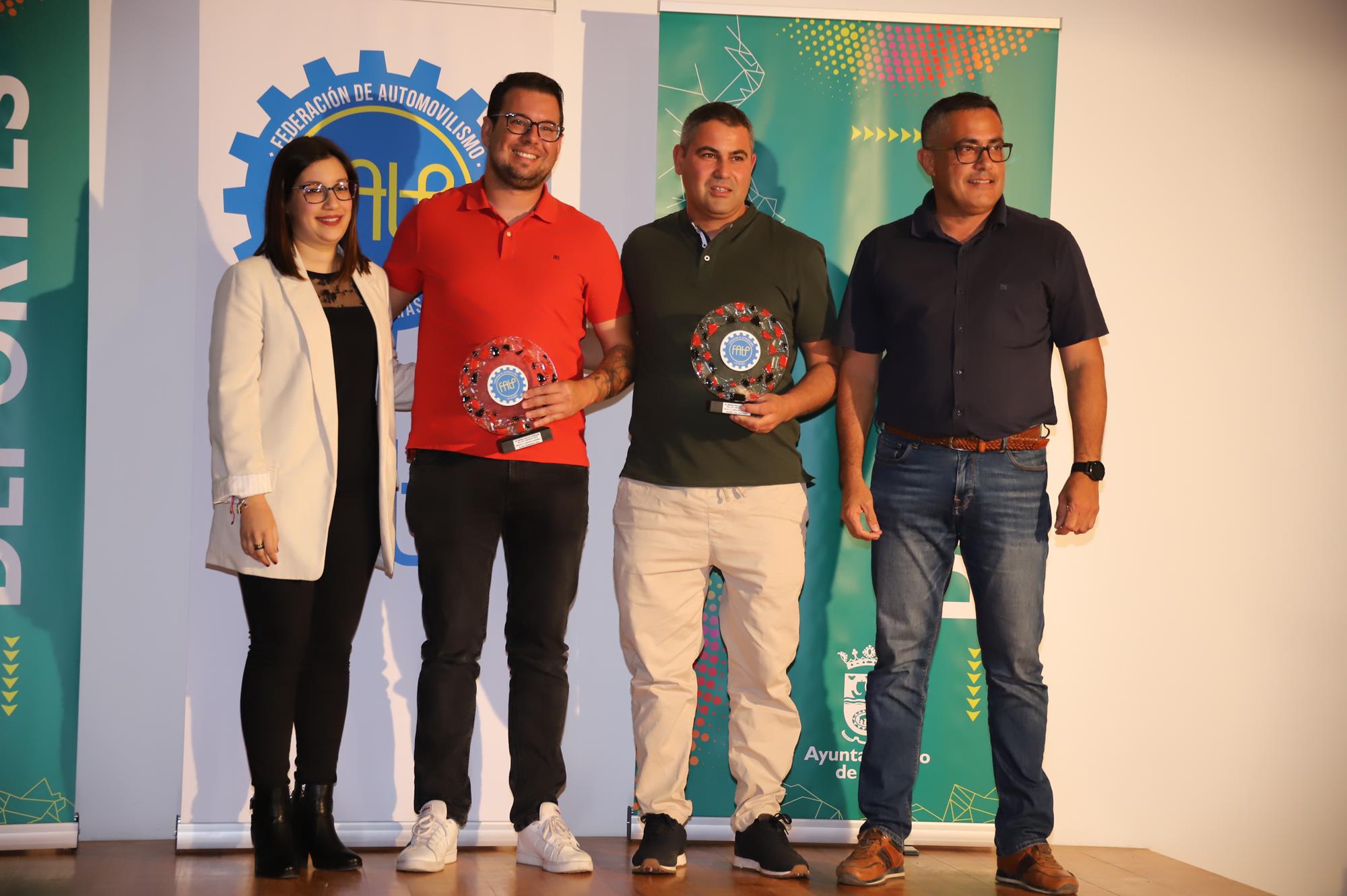 Entrega de trofeos de las temporadas 2019 y 2021 Entrega de trofeos de las temporadas 2019 y 2021