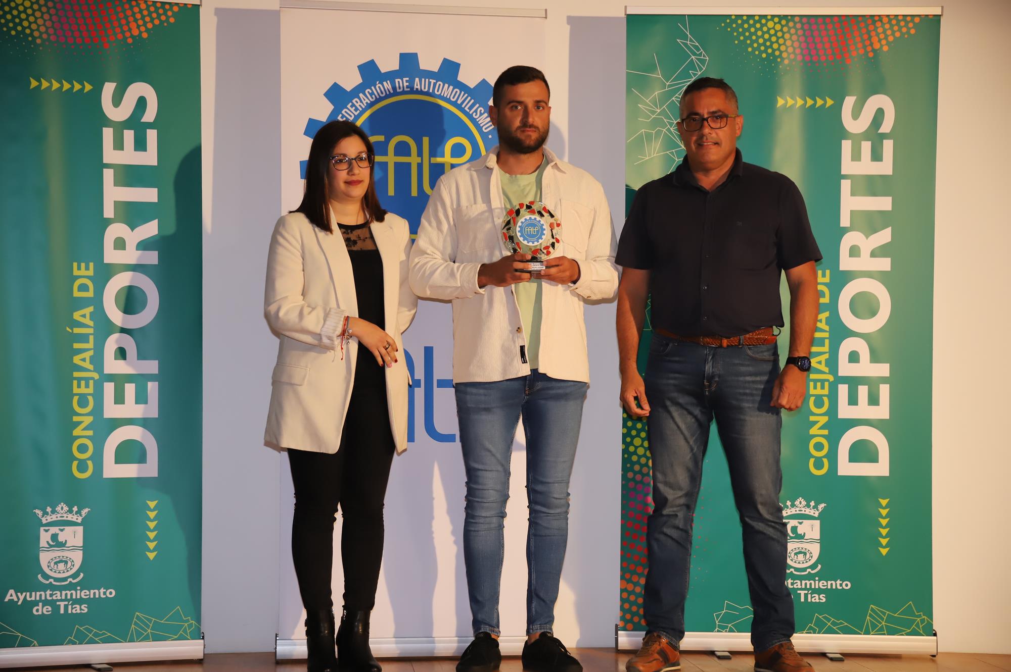 Entrega de trofeos de las temporadas 2019 y 2021 Entrega de trofeos de las temporadas 2019 y 2021