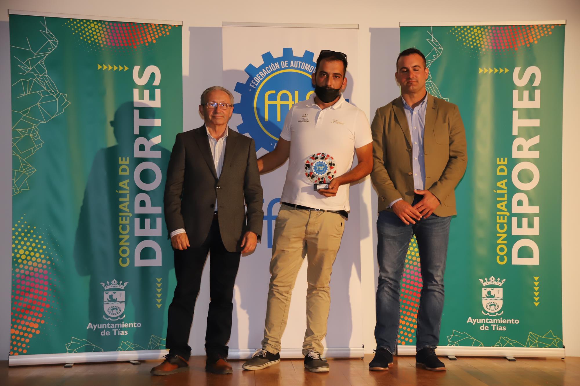 Entrega de trofeos de las temporadas 2019 y 2021 Entrega de trofeos de las temporadas 2019 y 2021