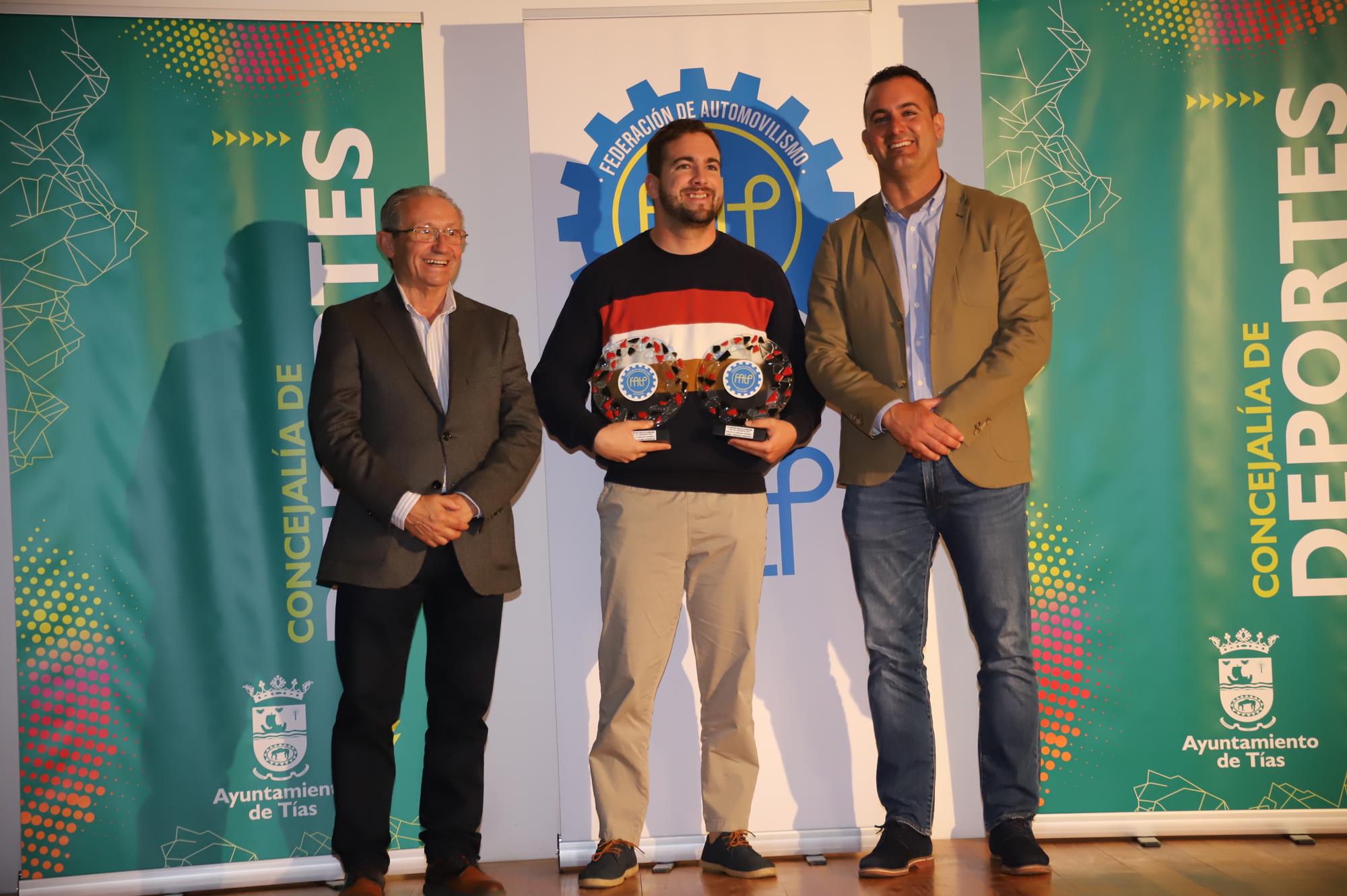 Entrega de trofeos de las temporadas 2019 y 2021 Entrega de trofeos de las temporadas 2019 y 2021