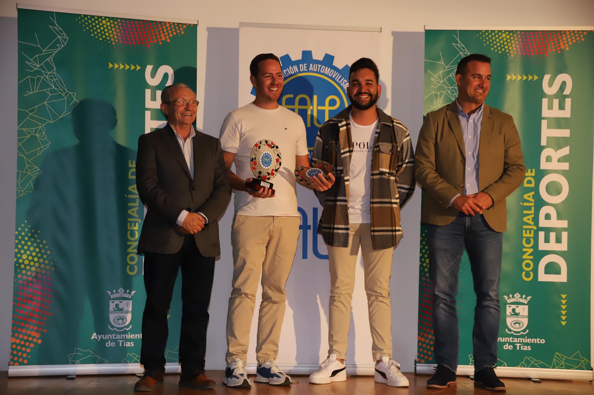 Entrega de trofeos de las temporadas 2019 y 2021 Entrega de trofeos de las temporadas 2019 y 2021