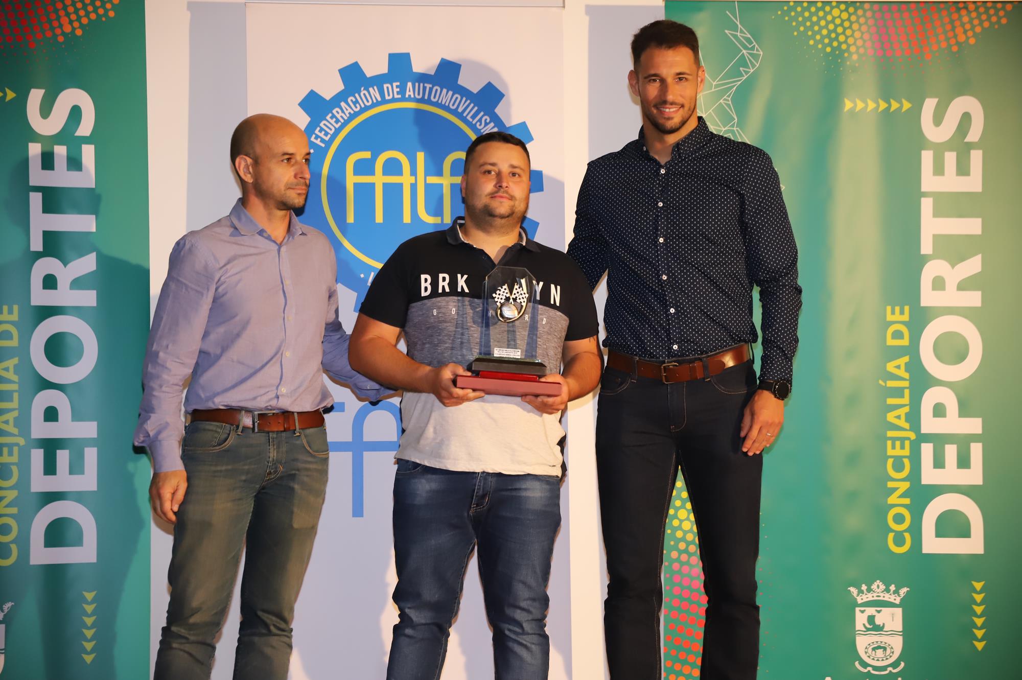 Entrega de trofeos de las temporadas 2019 y 2021 Entrega de trofeos de las temporadas 2019 y 2021