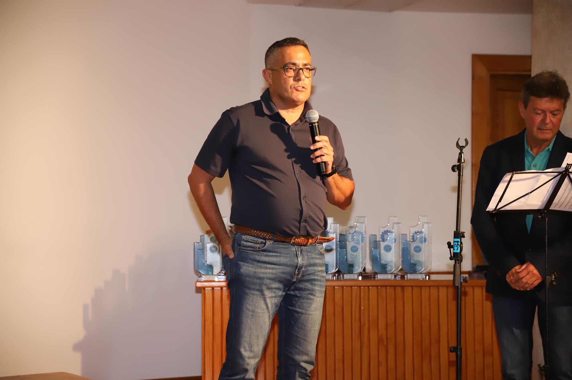 Entrega de trofeos de las temporadas 2019 y 2021 Entrega de trofeos de las temporadas 2019 y 2021