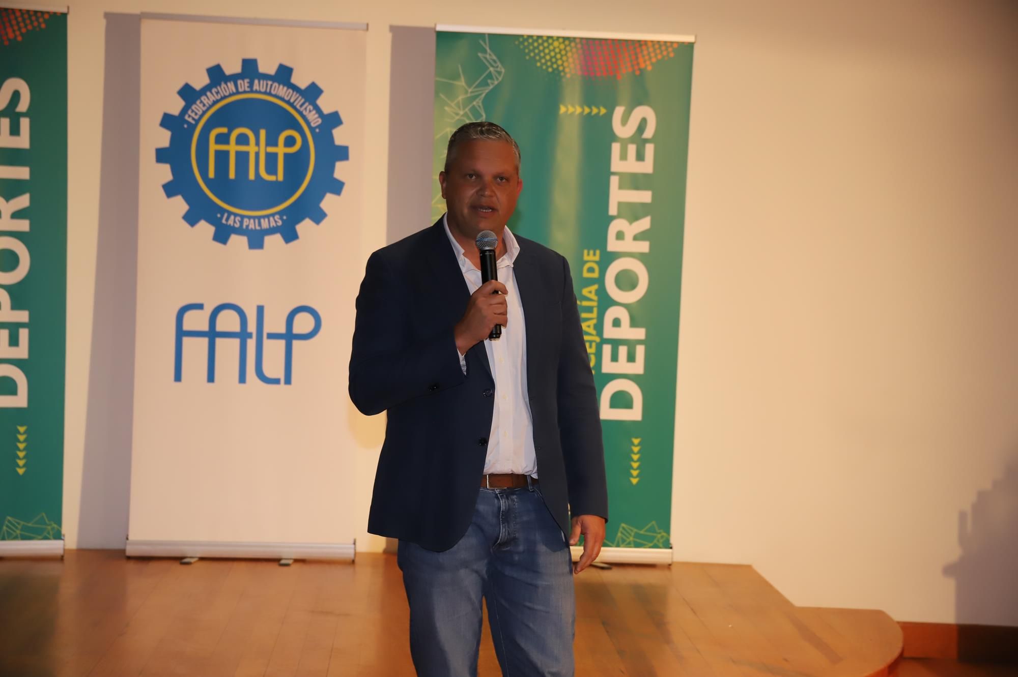 Entrega de trofeos de las temporadas 2019 y 2021 Entrega de trofeos de las temporadas 2019 y 2021