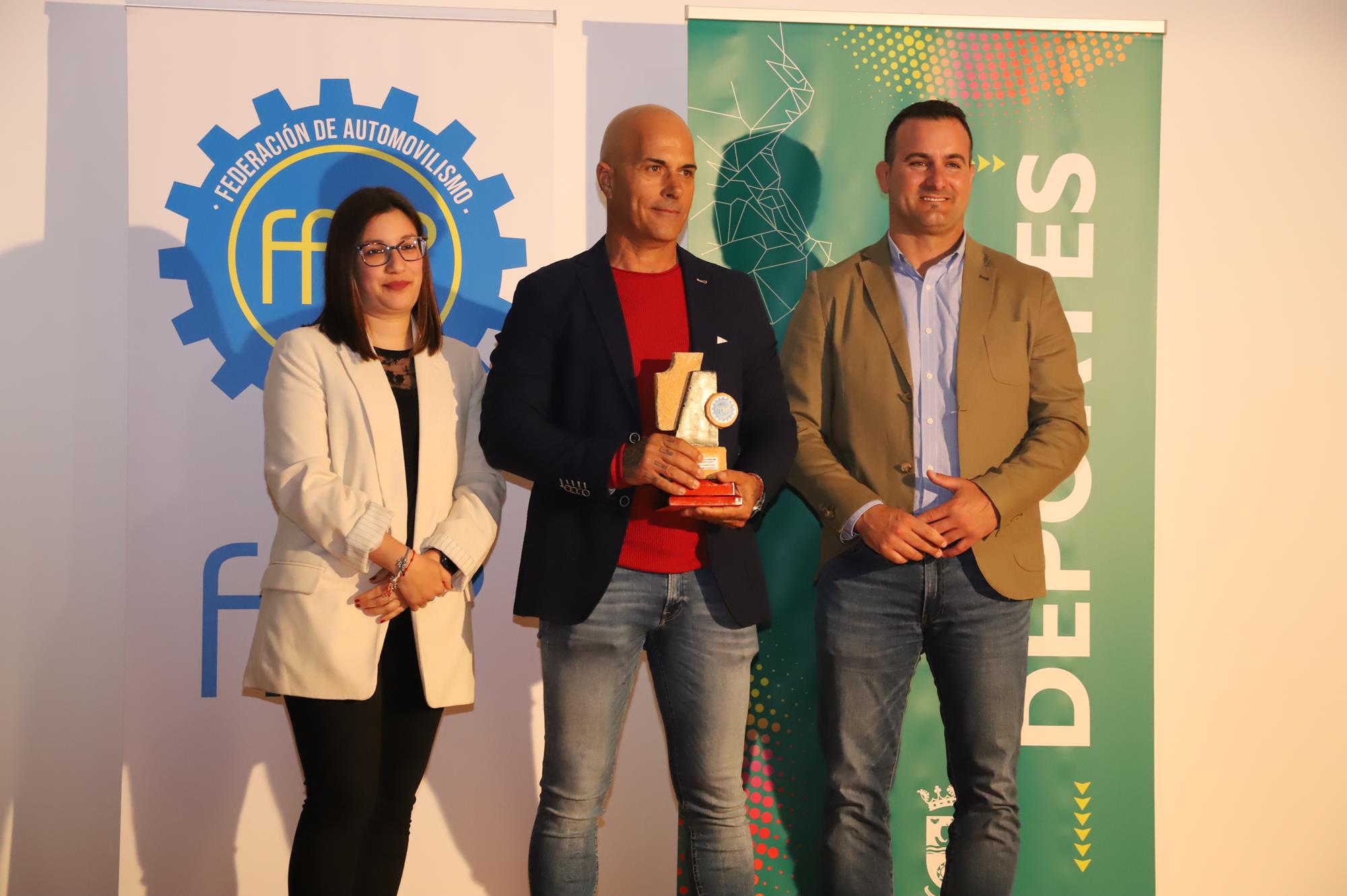 Entrega de trofeos de las temporadas 2019 y 2021 Entrega de trofeos de las temporadas 2019 y 2021