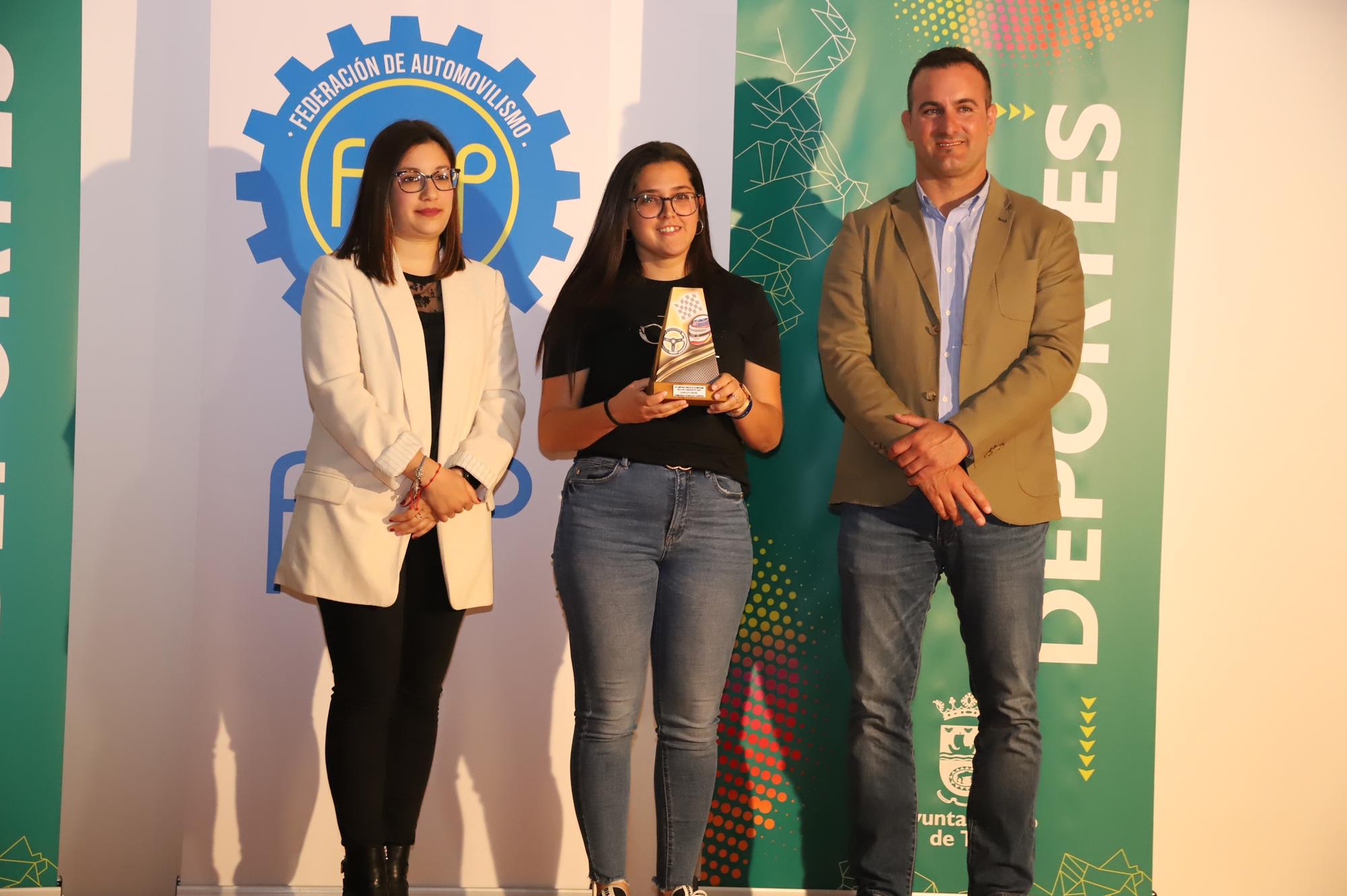 Entrega de trofeos de las temporadas 2019 y 2021 Entrega de trofeos de las temporadas 2019 y 2021