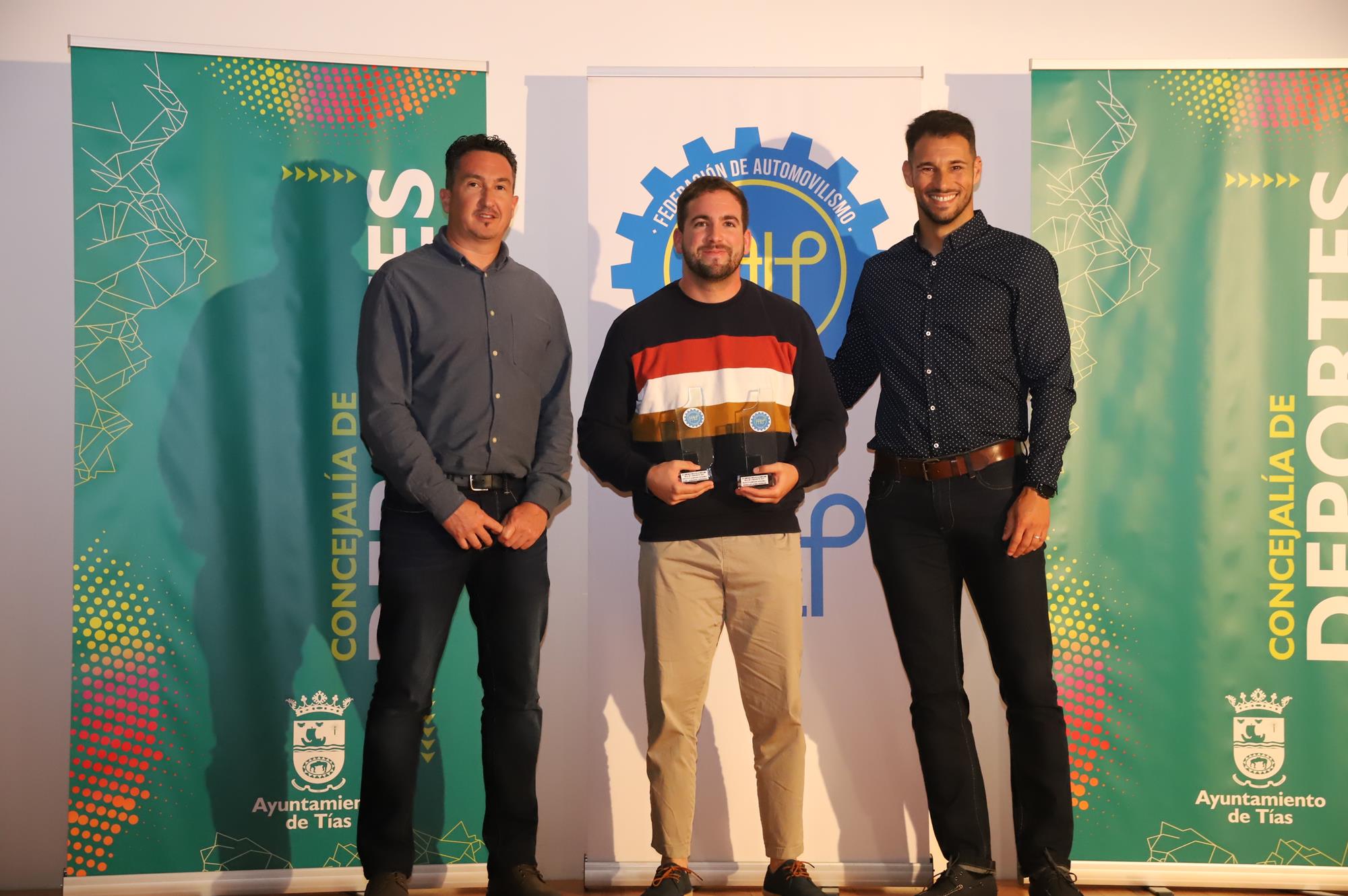 Entrega de trofeos de las temporadas 2019 y 2021 Entrega de trofeos de las temporadas 2019 y 2021