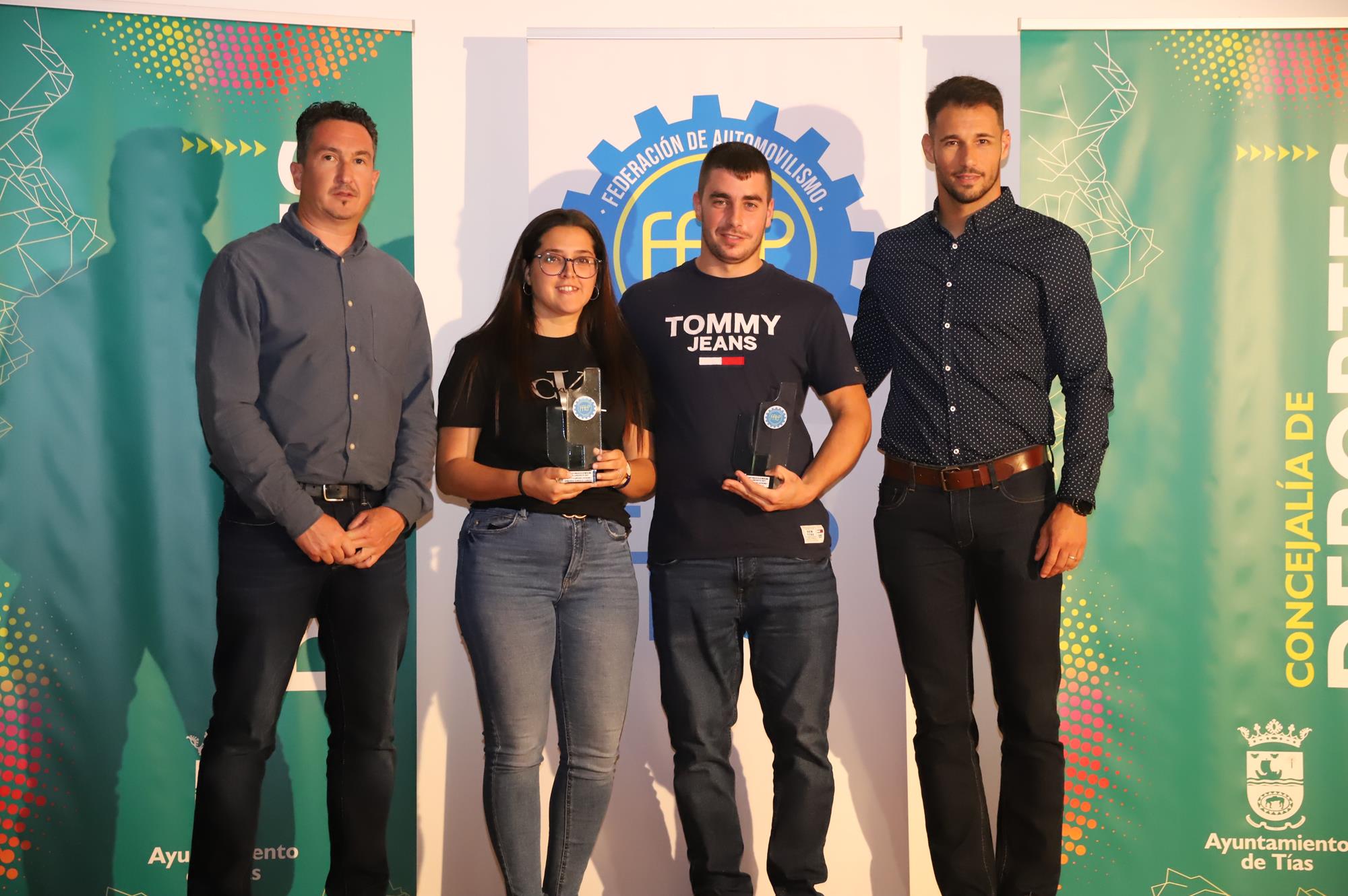 Entrega de trofeos de las temporadas 2019 y 2021 Entrega de trofeos de las temporadas 2019 y 2021