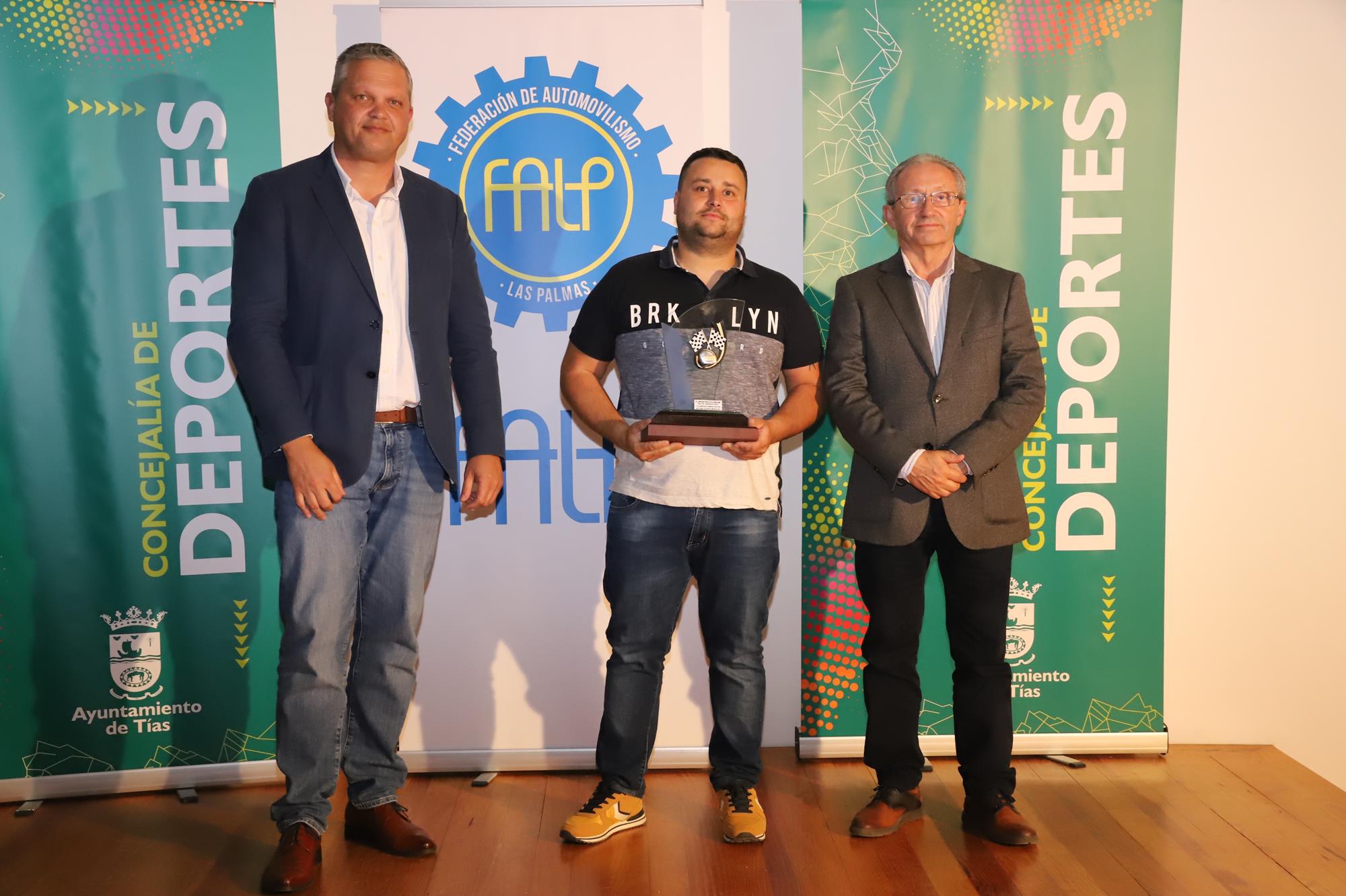 Entrega de trofeos de las temporadas 2019 y 2021 Entrega de trofeos de las temporadas 2019 y 2021