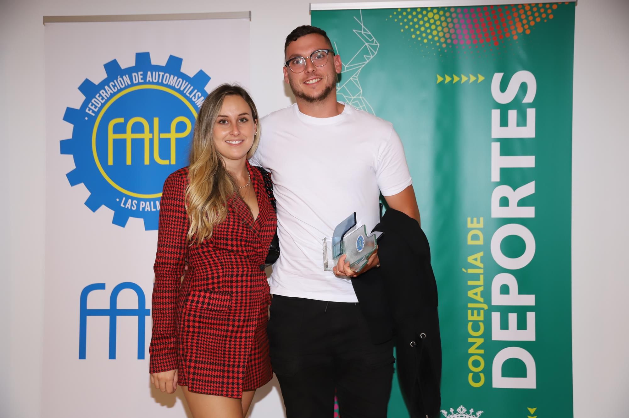 Entrega de trofeos de las temporadas 2019 y 2021 Entrega de trofeos de las temporadas 2019 y 2021