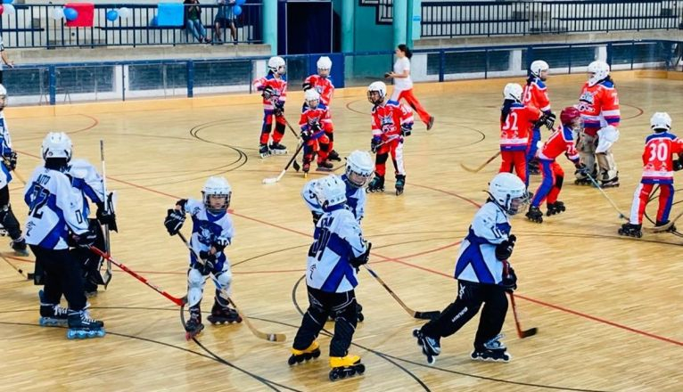 El Adassa en el partido de la Liga Canaria de Hockey Línea