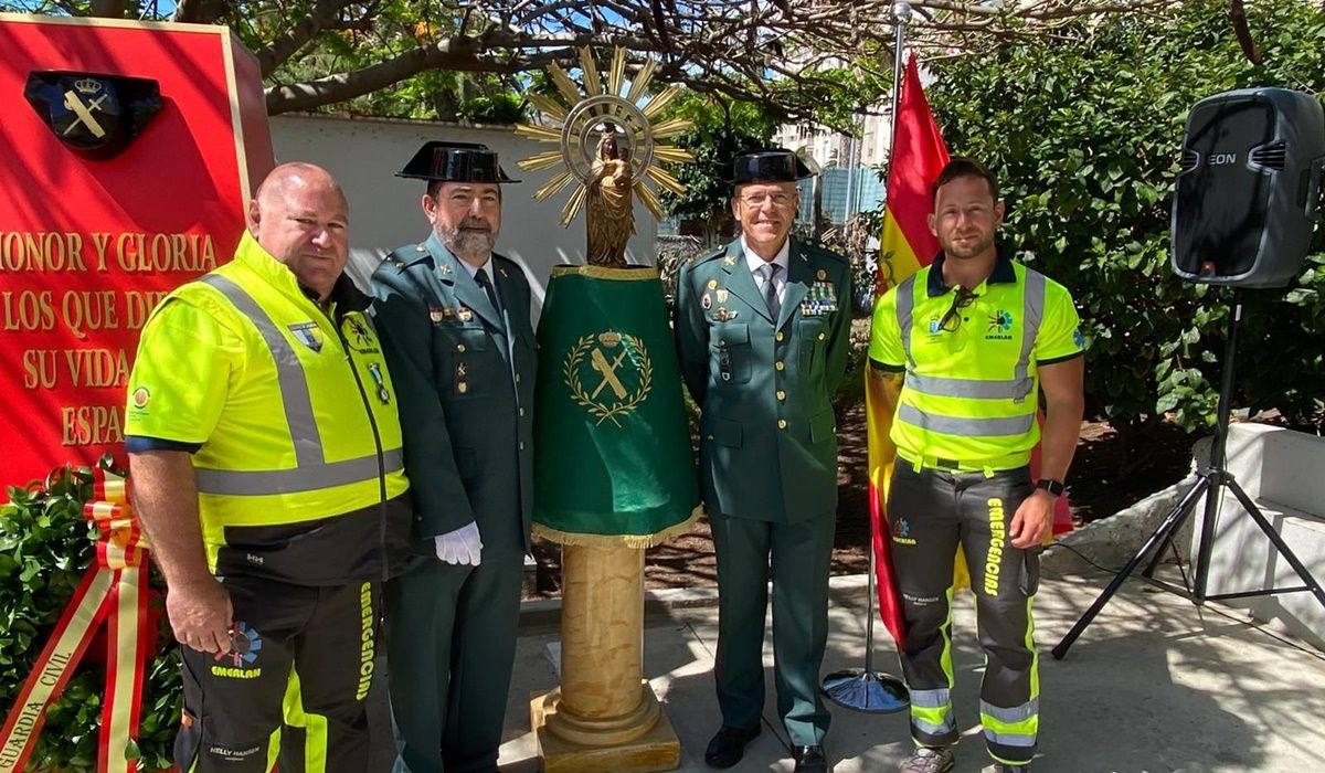 Isidoro Blanco recoge la medalla al mérito de la Guardia Civil