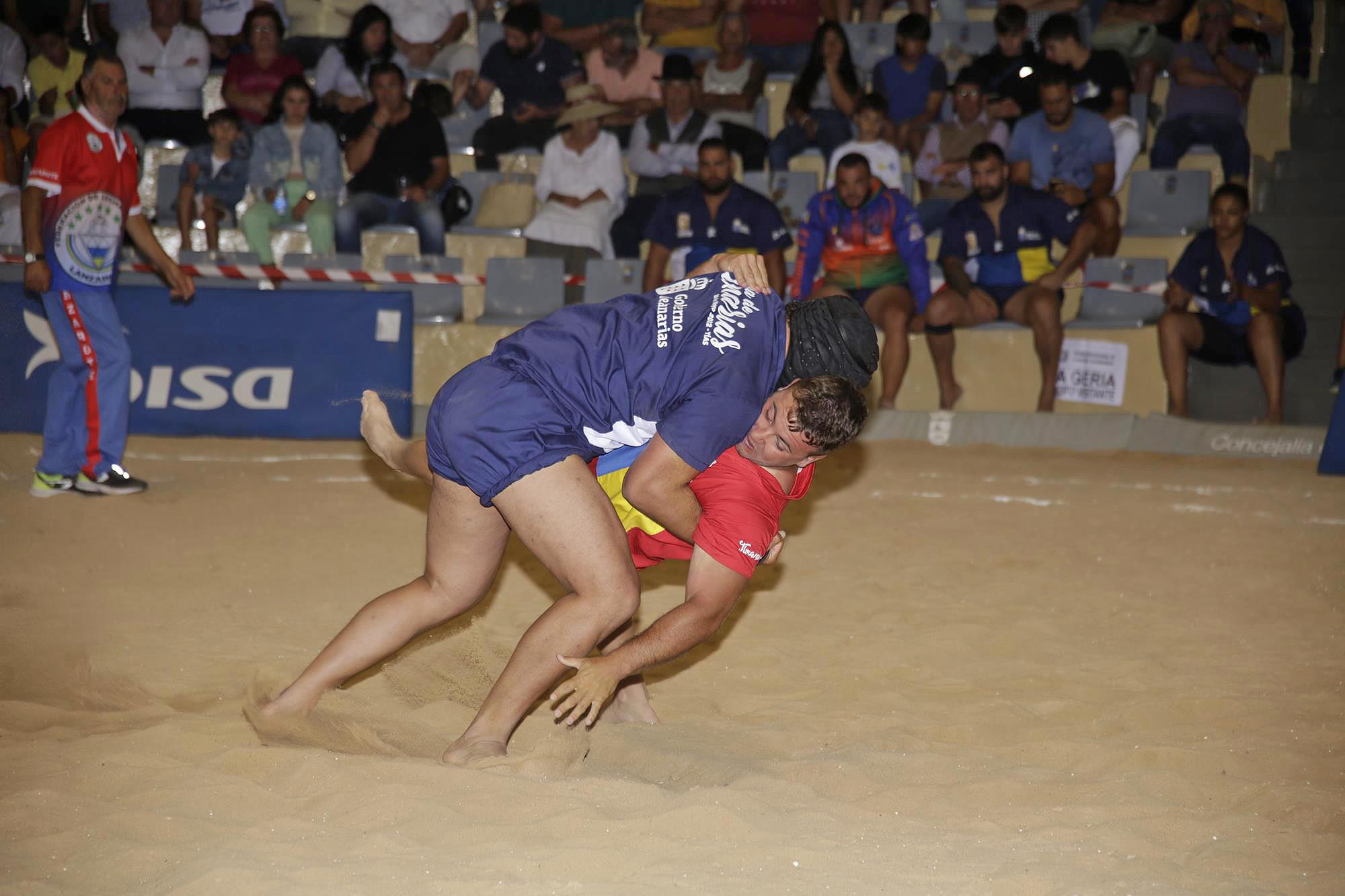 Luchada en Tías por el Día de Canarias