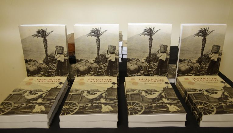 Libro póstumo de Agustín Pallarés Libro póstumo de Agustín Pallarés