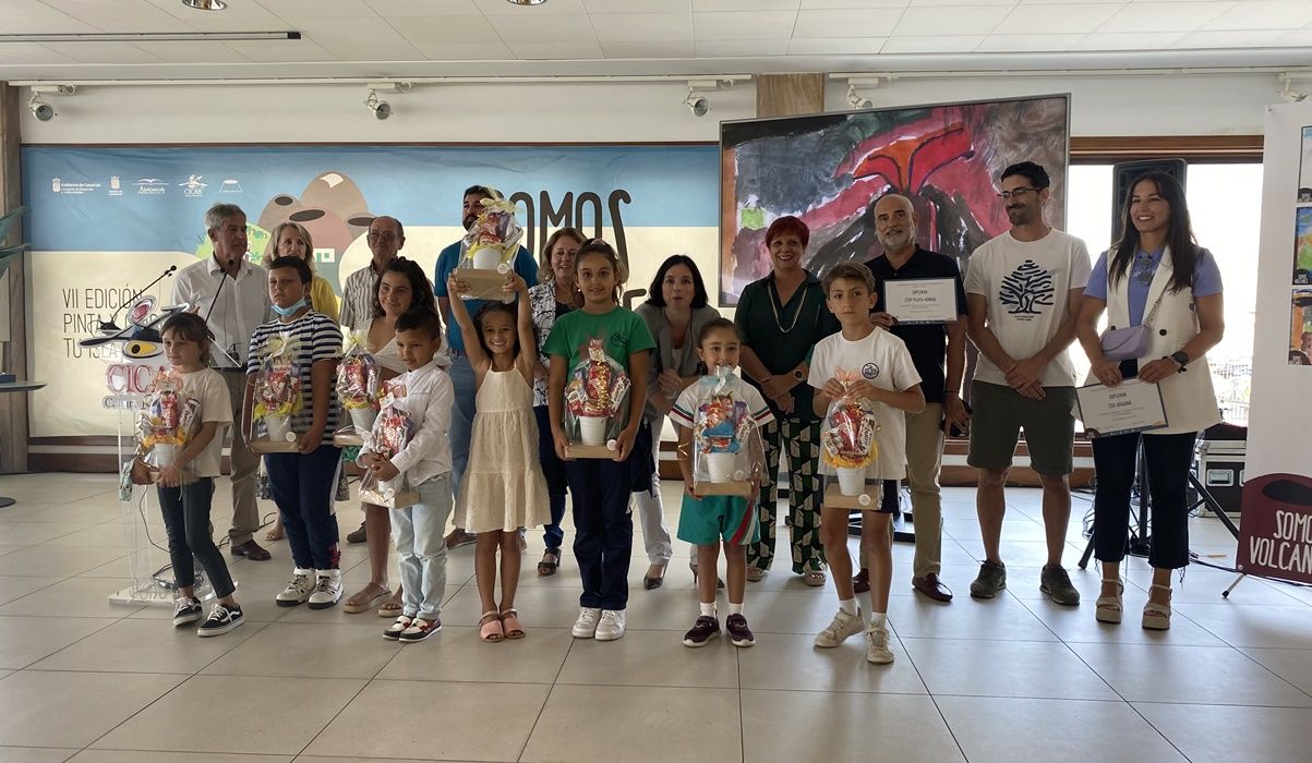 Entrega de premios "Pinta y cuida tu isla"