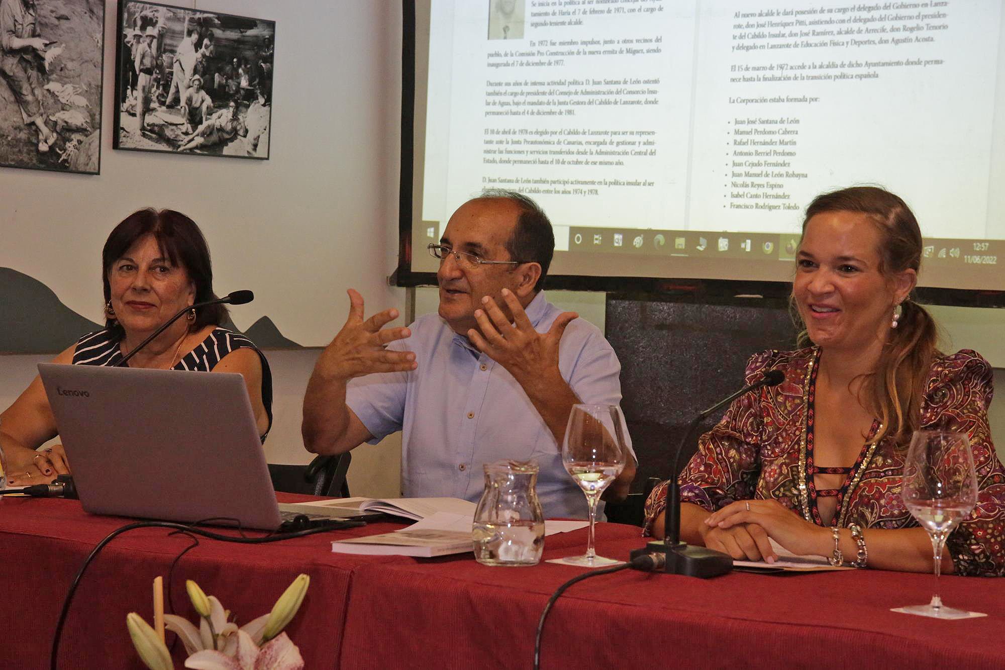Presentación del libro Centenario de la casa consistorial de Haría Presentación del libro Centenario de la casa consistorial de Haría