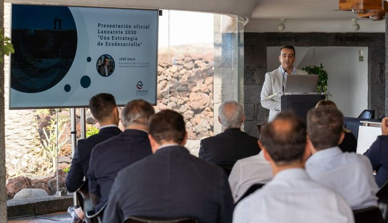 José Valle, presidente del Círculo, durante la presentación