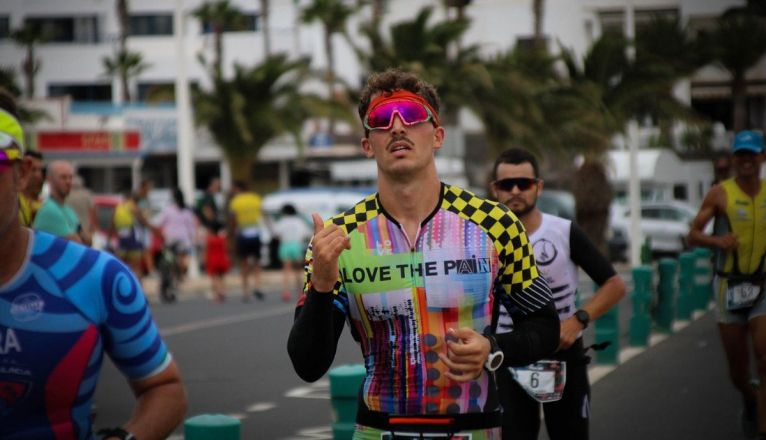 Nahuel corriendo durante el Ironman Lanzarote 2022