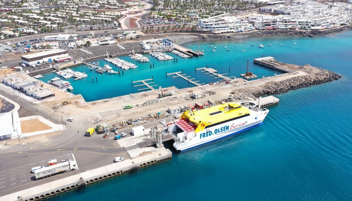 Puerto de Playa Blanca en Lanzarote