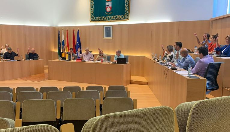 Votación en el Pleno del Ayuntamiento de Tías Votación en el Pleno del Ayuntamiento de Tías