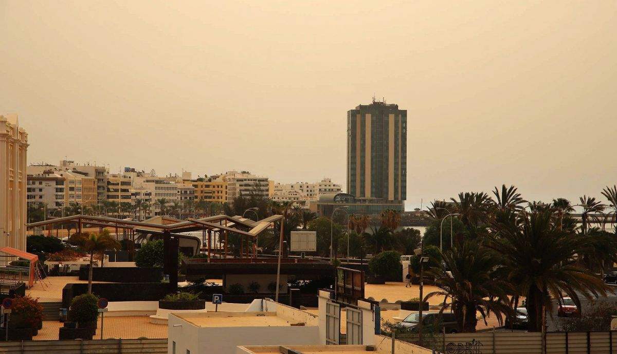 La Aemet amplía al lunes el aviso amarillo por calima y lluvia en Lanzarote