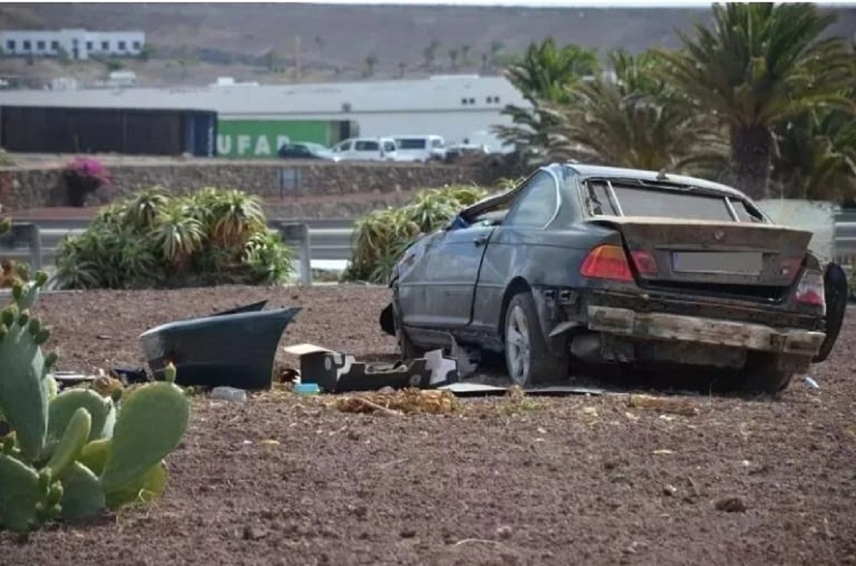 Accidente de tráfico en la carretera LZ-2 de Arrecife a Playa Blanca