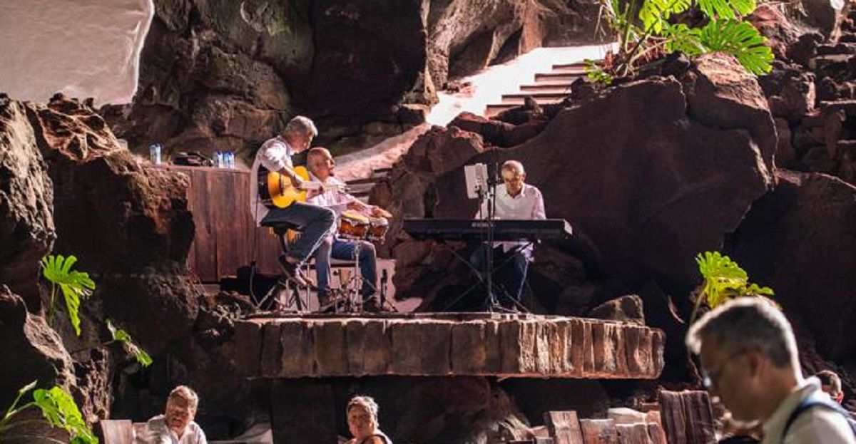 Actuación en directo en Jameos del Agua