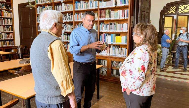 PRESIDENTA CASA CANARIA URUGUAY 2 PRESIDENTA CASA CANARIA URUGUAY 2