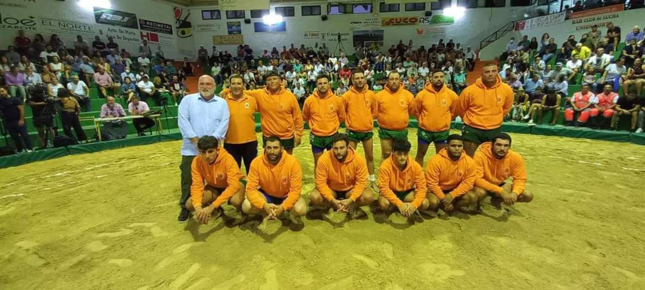 Chef José Andrés en el terrero de lucha de Haría