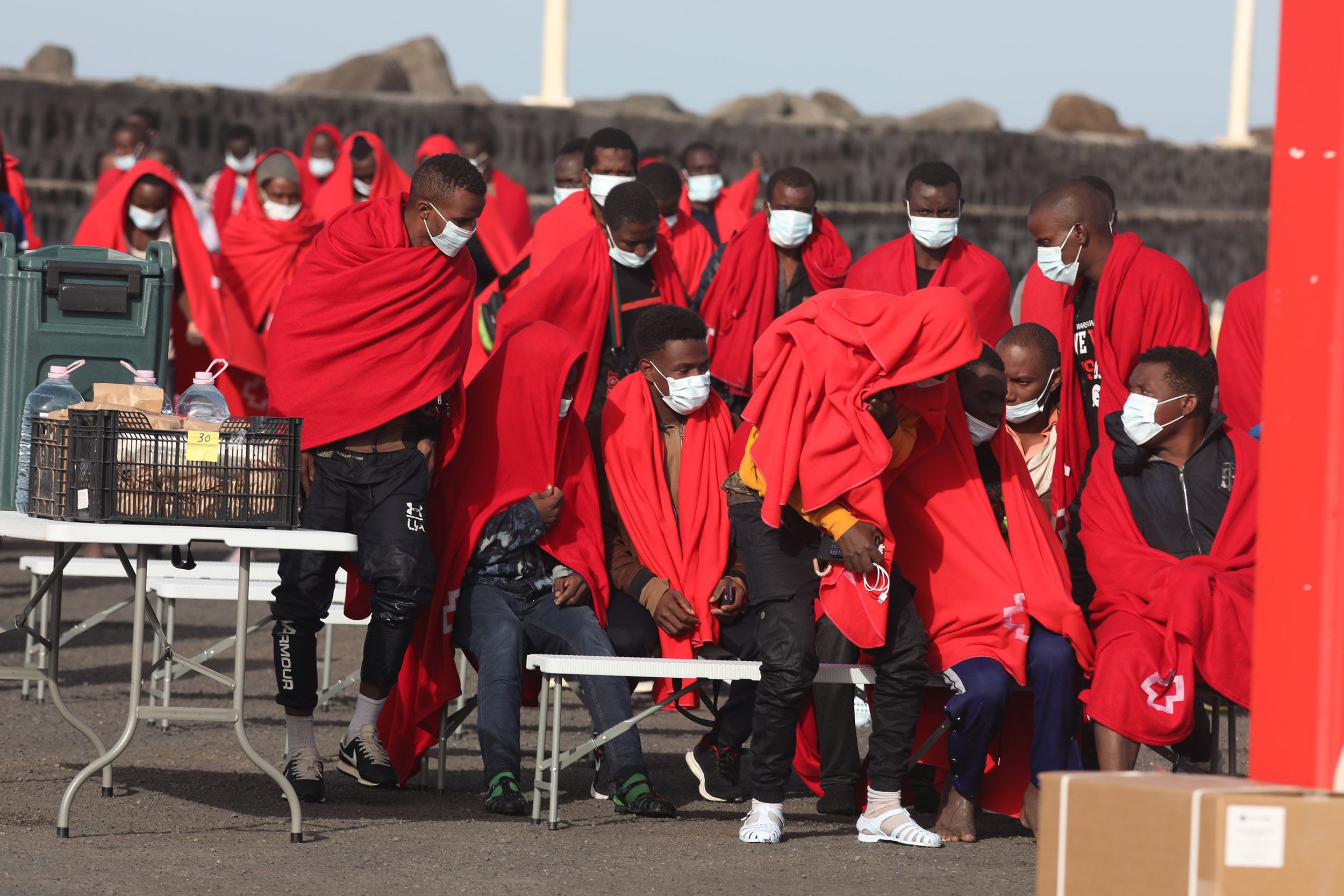 Inmigrantes llegados al Muelle Comercial | Foto: José Luis Carrasco