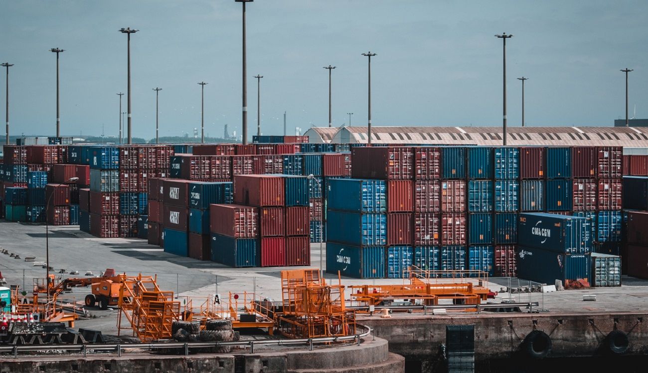 Contenedores en el muelle