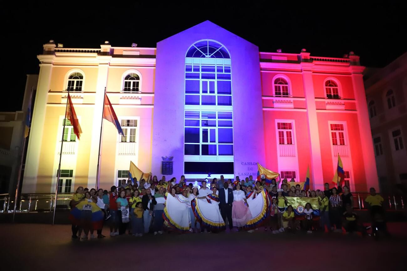 Iluminación del Cabildo por el día de Colombia