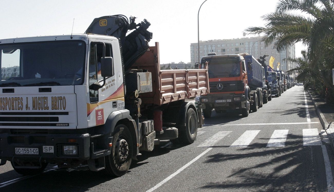 Transportistas circulando por Arrecife