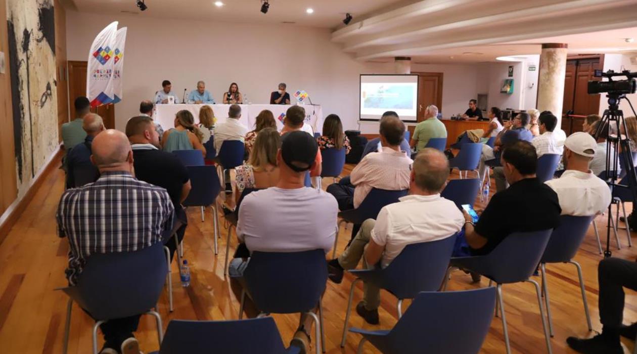 Presentación del Plan de Sostenibilidad Turística 2021 a los ayuntamientos y empresarios de la isla