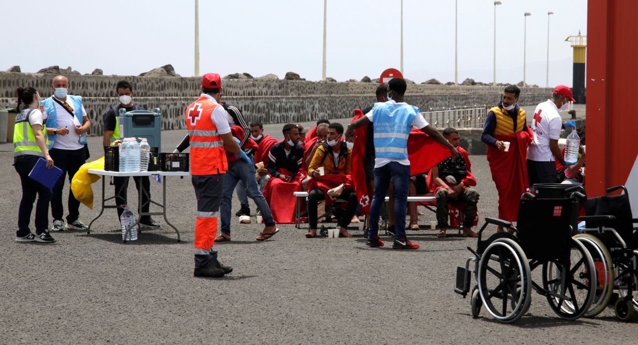 Atención de migrantes en el muelle Comercial Fotos: José Luis Carrasco