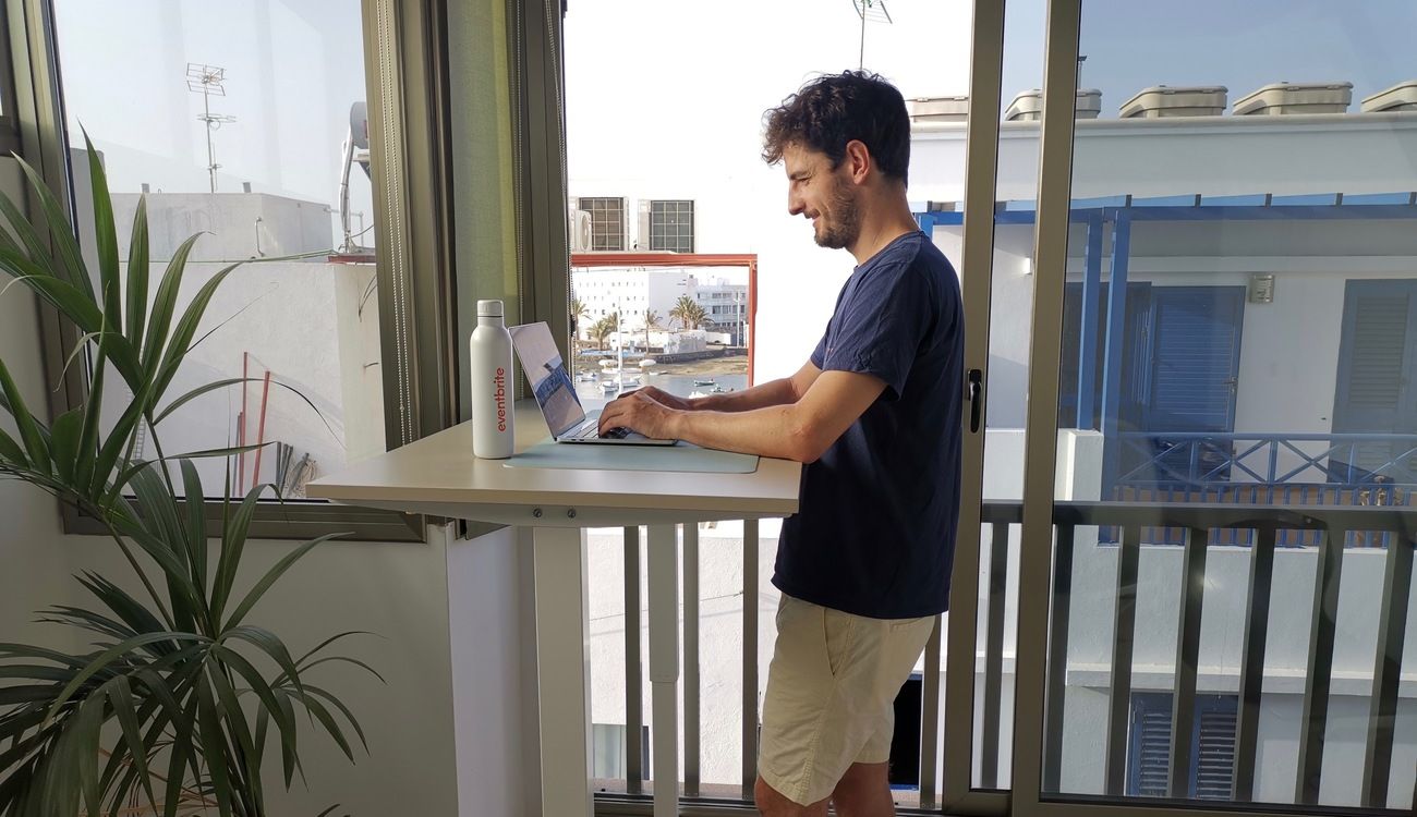 Ignacio Álvarez, ingeniero jefe de Eventbrite España teletrabajando desde Lanzarote