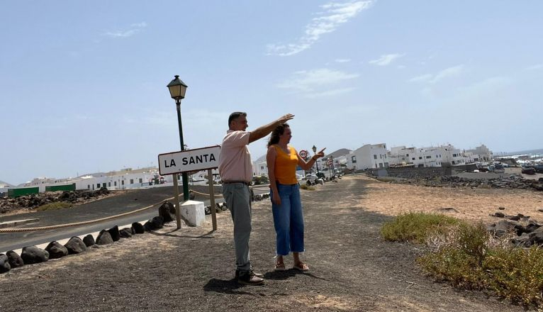 Los concejales del PSOE, en la zona de los vertidos en La Santa