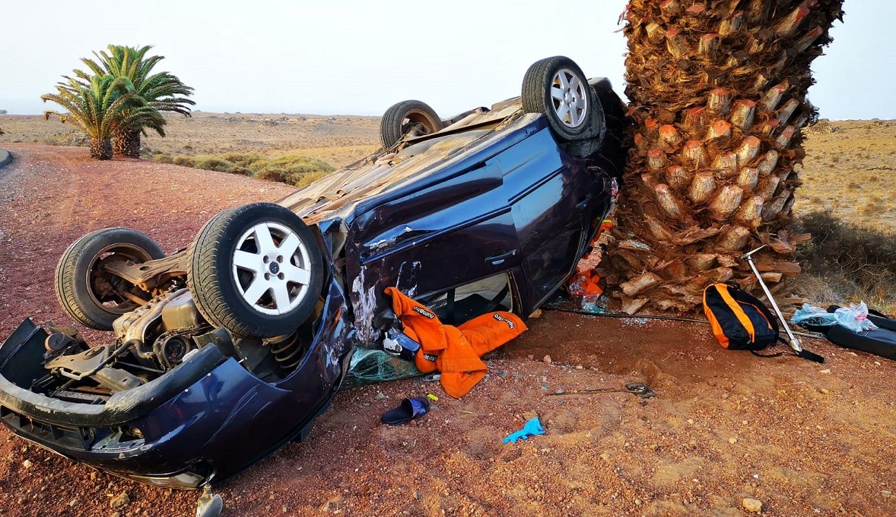 Rollover with trapped people in San Bartolomé