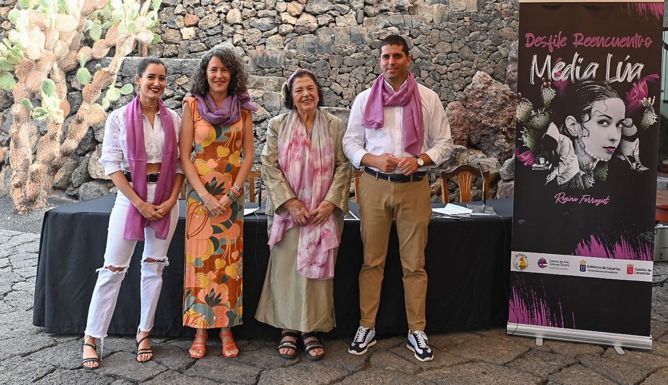 Presentación del desfile Reencuentro Media Lúa en el Jardín de Cactus