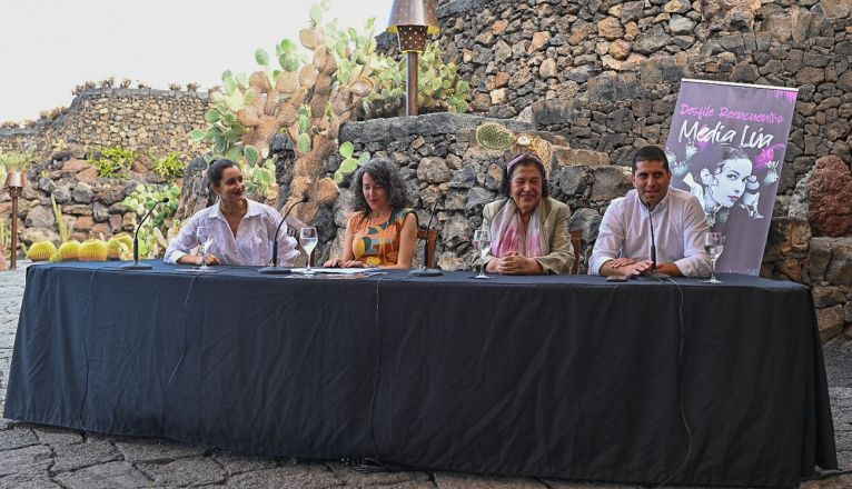 Presentación del Reencuentro Media Lúa en el Jardín de Cactus