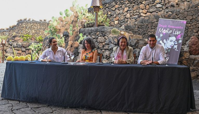 Presentación del Reencuentro Media Lúa en el Jardín de Cactus Presentación del Reencuentro Media Lúa en el Jardín de Cactus