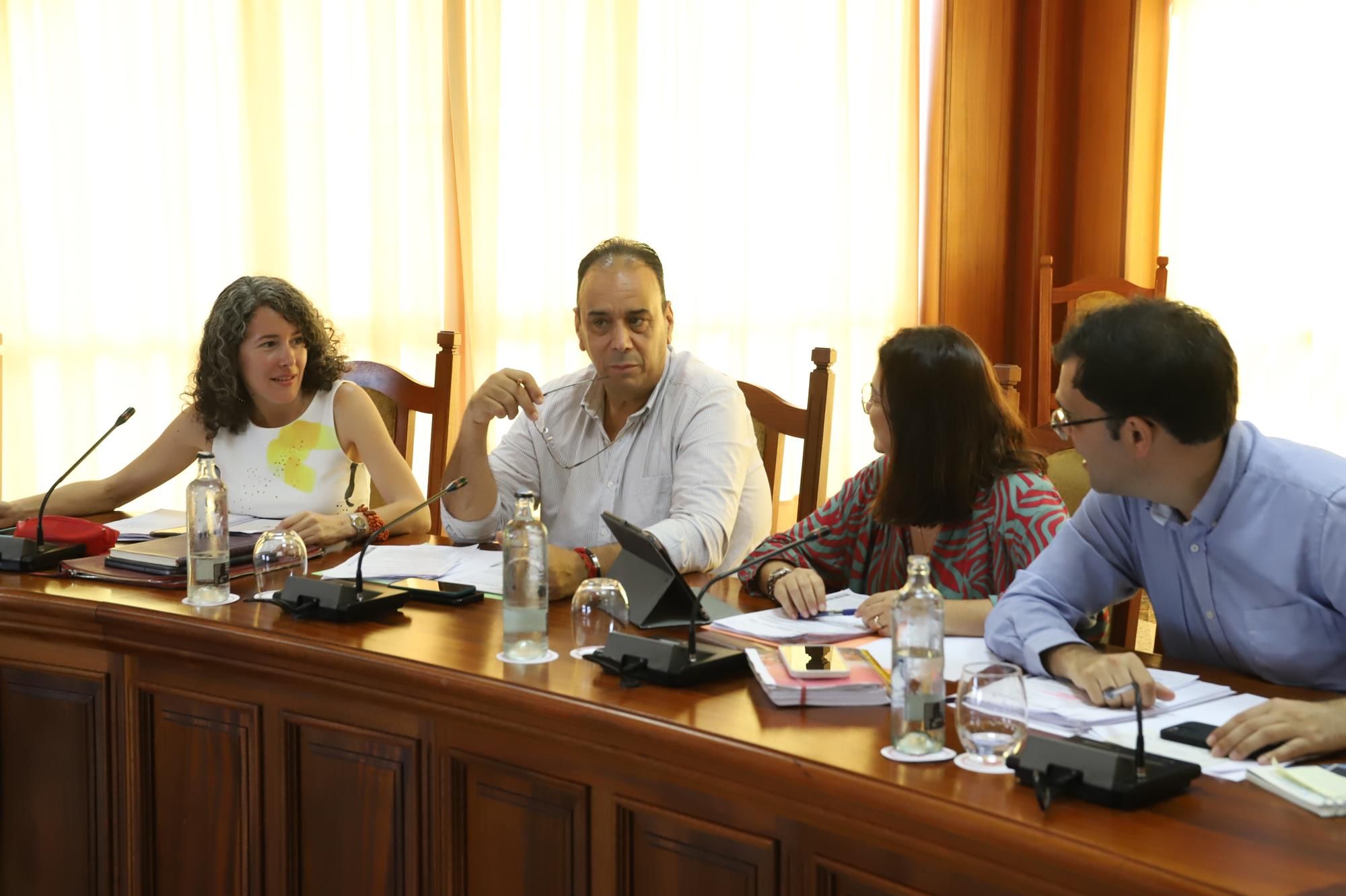 Consejeros del PSOE durante el Pleno del Cabildo