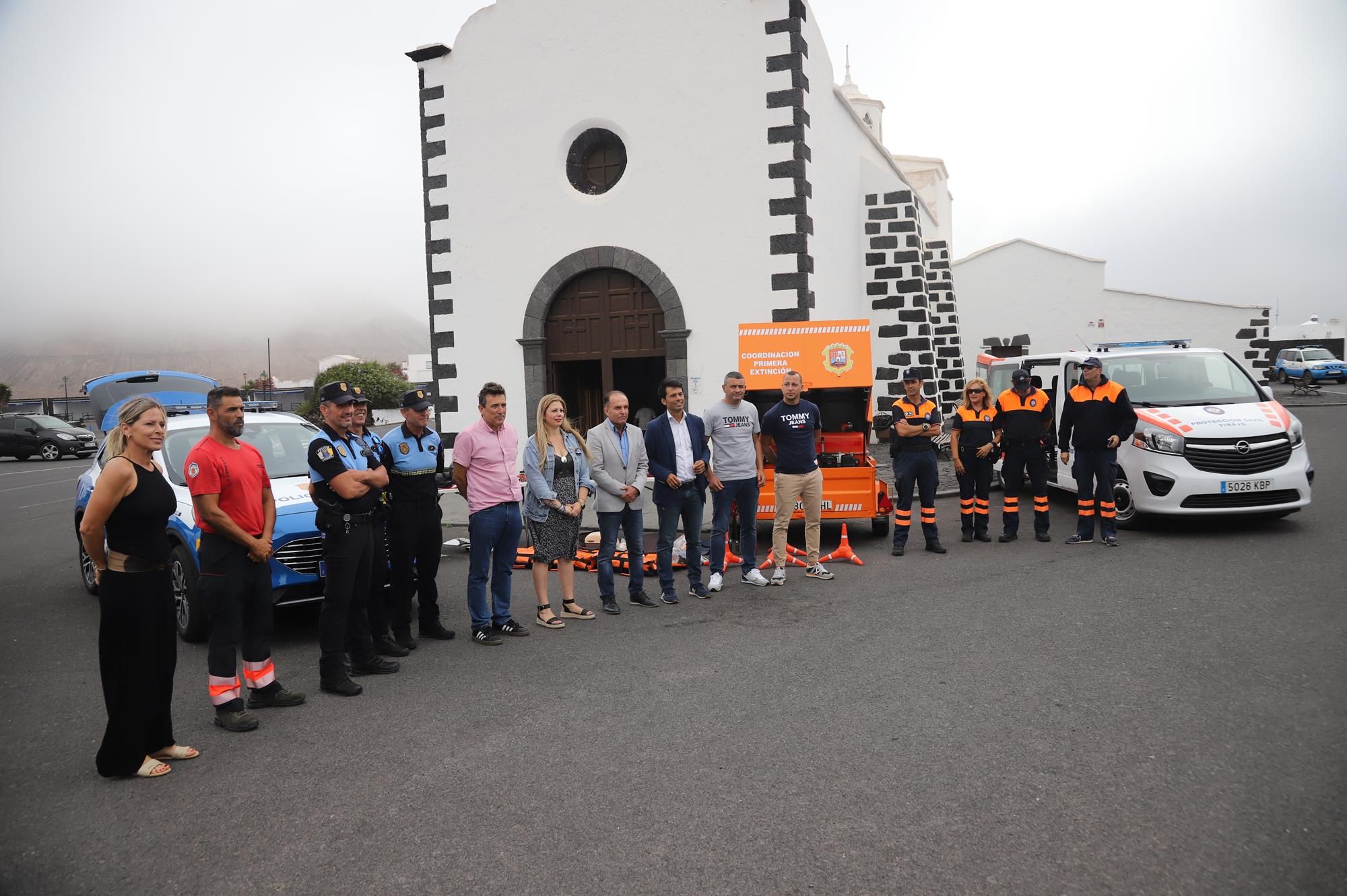 Nuevos vehículos de Policía Local y Protección Civil Tinajo Nuevos vehículos de Policía Local y Protección Civil Tinajo