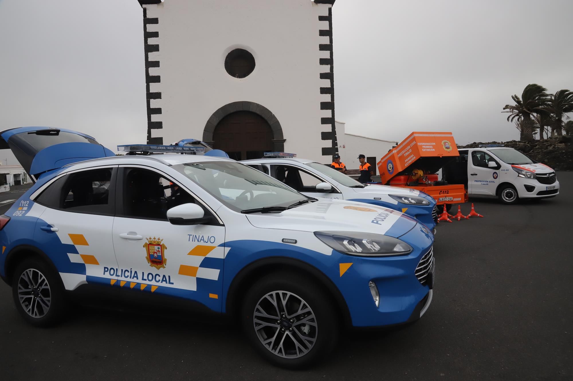 Nuevos vehículos de Policía Local y Protección Civil Tinajo Nuevos vehículos de Policía Local y Protección Civil Tinajo