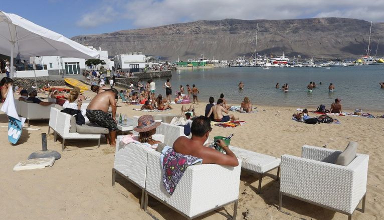 Turistas en La Graciosa Turistas en La Graciosa