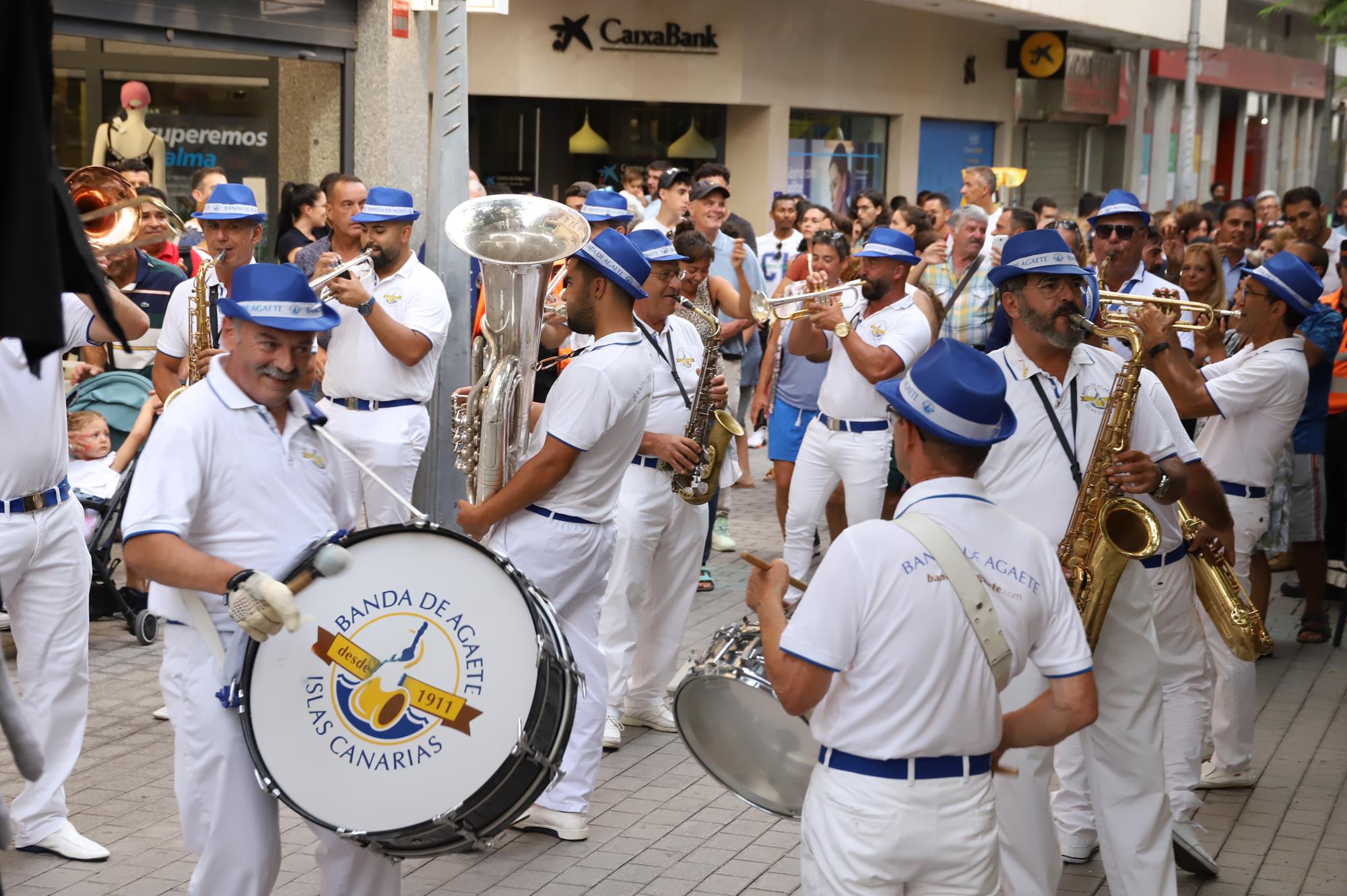 Pasacalles con la Banda de Agaete Pasacalles con la Banda de Agaete