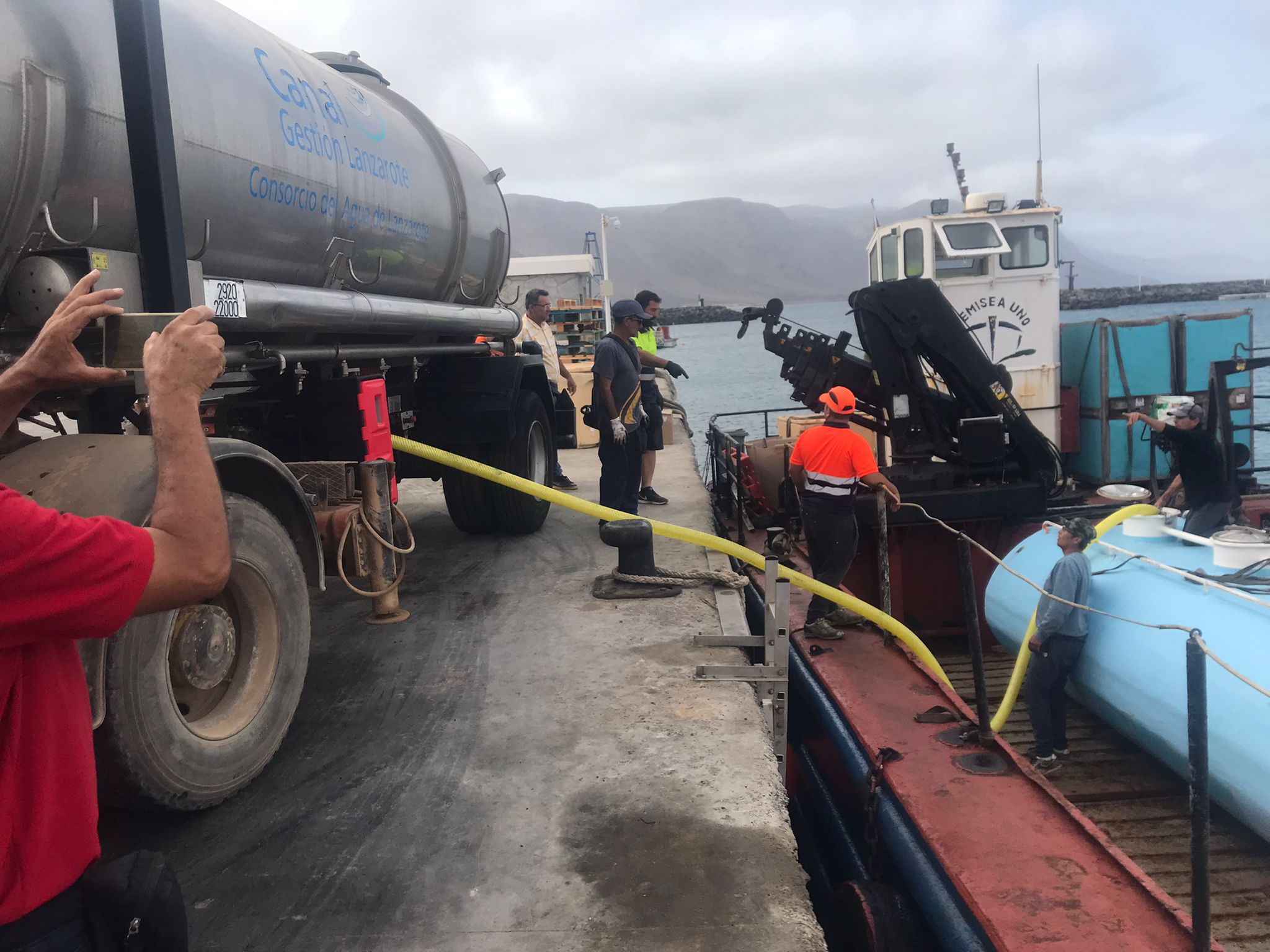 The water tank transferred to La Graciosa by Canal Gestión (PHOTO: José Luis Carrasco)