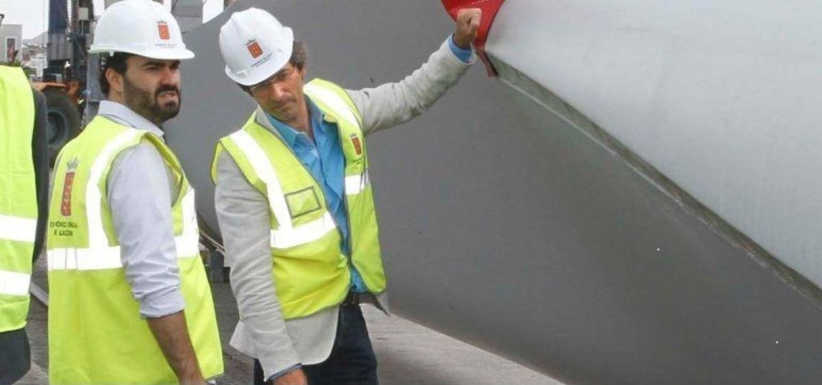 Pedro San Ginés, visitando unas obras de aguas durante su presidencia